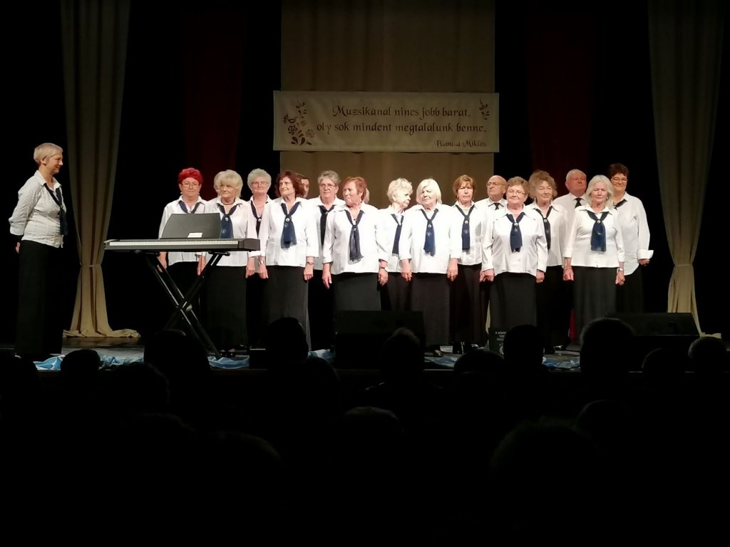 Magyarnóta műsort rendezett a Kossuth Lajos Nyugdíjas Klub